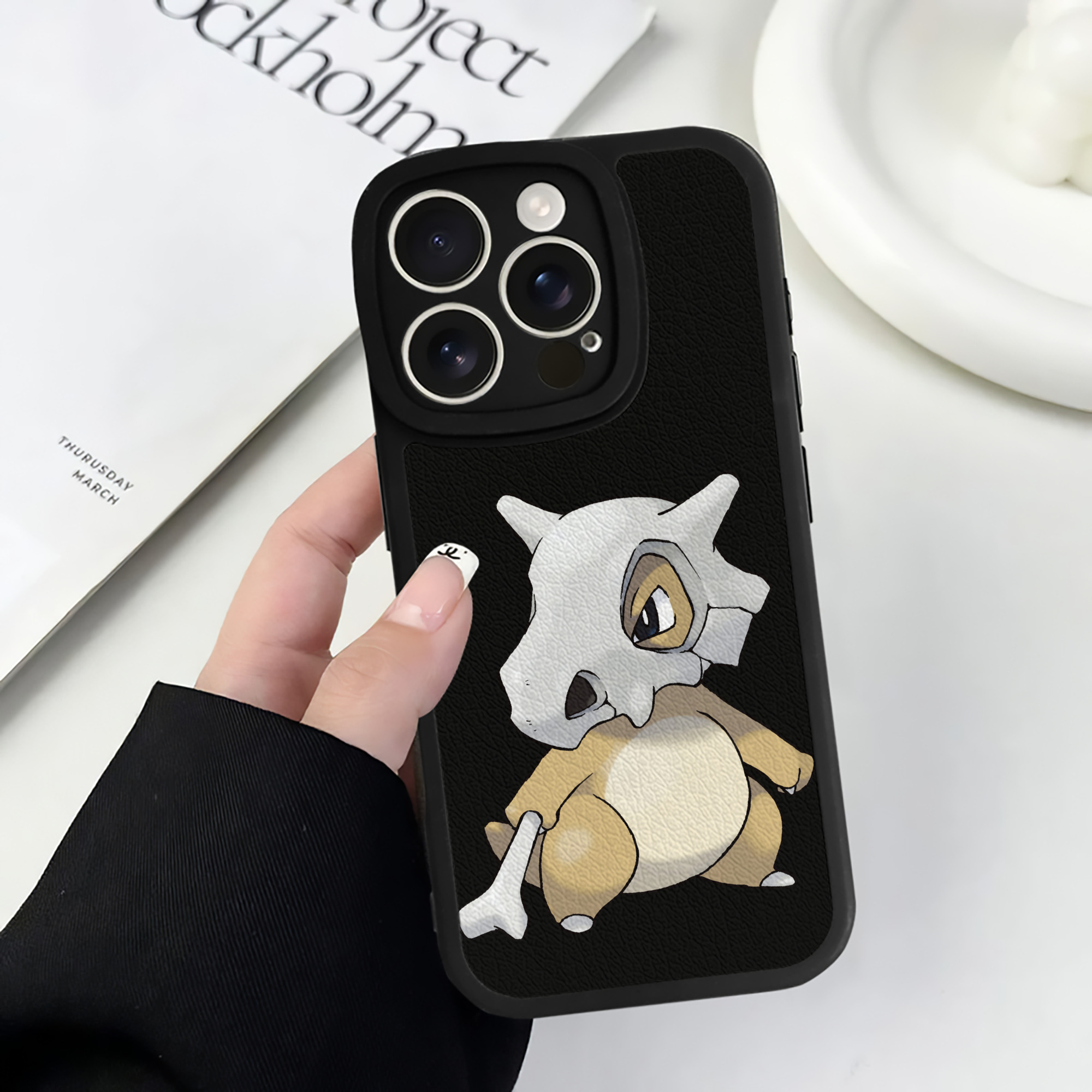 （画像用） ポケットモンスター Pokémon 【iPhone 16シリーズ対応】シリコンスマホケース（レザー調） 材質：シリコン